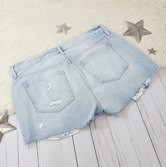 FRAME Le Beau Shorts Canter Cut distressed NEW - Picture 3 of 6